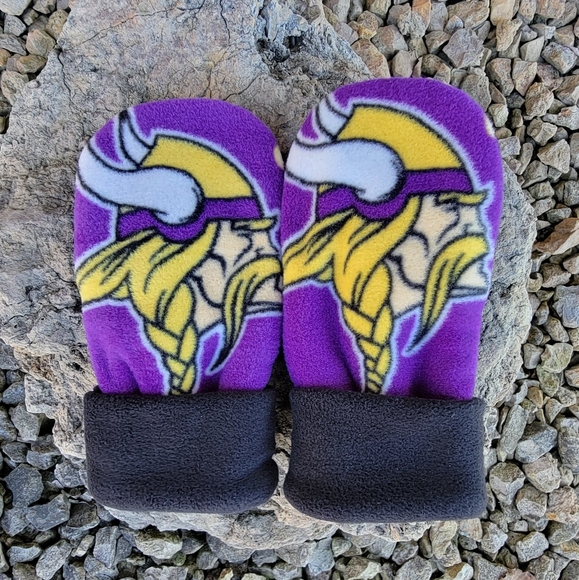 Minnesota Vikings NFL Fleece Winter Mittens Women's - Picture 2 of 6